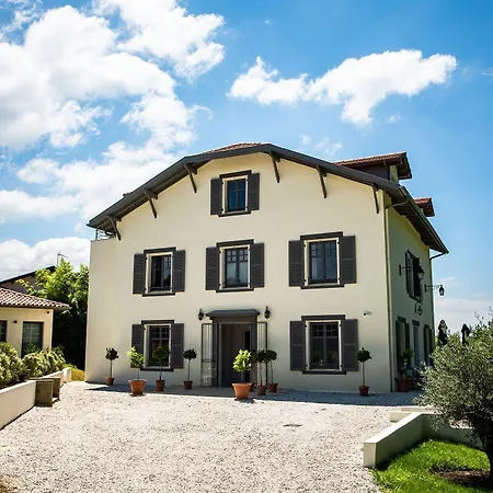 La 3* Saint-Pierre-dʼIrube