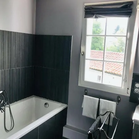 La Πανσιόν 3*