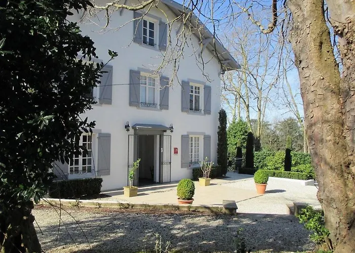 Гостевой дом Hotel La Villa Сен-Пьер-д'Ирюб