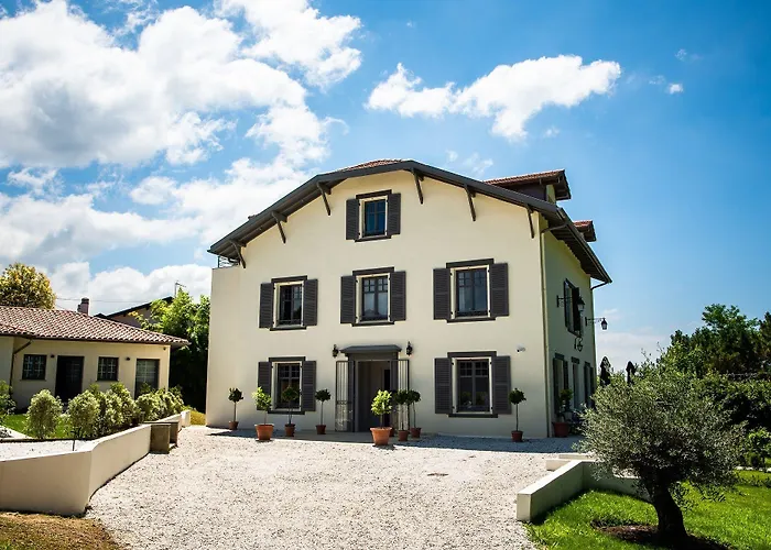 Hotel La Villa 3* Сен-Пьер-д'Ирюб