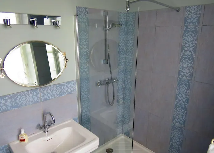 Hotel La Villa Гостевой дом Сен-Пьер-д'Ирюб