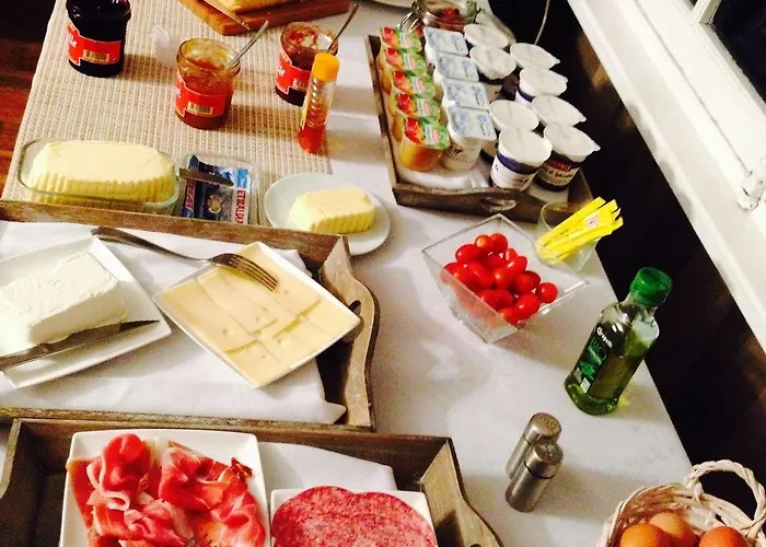 Hotel La Villa Гостевой дом Сен-Пьер-д'Ирюб